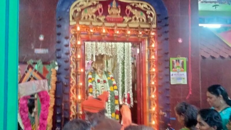அலங்காரத்தில் அய்யா வைகுண்டர்‌ சாமி