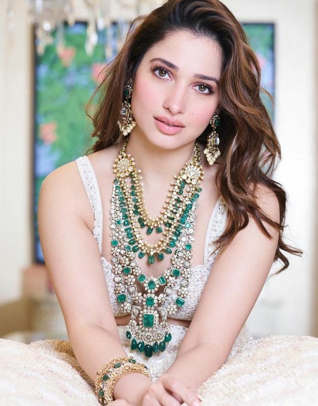 STAR OF THE DAY – THAMANNA