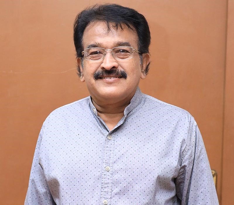 தமிழ் திரை உலகில் புதிய திட்டம்:  “ஒரு டிக்கெட் வாங்குனா ஒரு டிக்கெட் ப்ரீ”!  பட அதிபர் – இயக்குநர் கே ஆர் அதிரடி ஆஃபர் !!