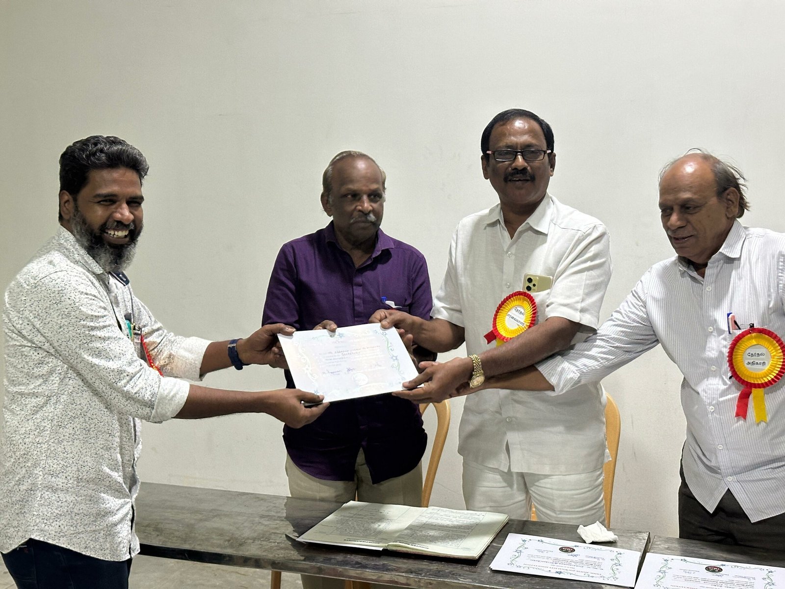 தமிழ் திரைப்பட பத்திரிகையாளர்கள் சங்கத் தேர்தல்:  மீண்டும் தலைவராக கவிதா – பொருளாளராக ஒற்றன் துரை!  செயலாளராக “கோடங்கி” ஆபிரகாம் வெற்றி!!