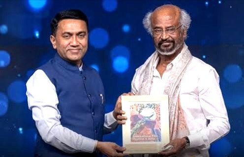 வாழ்நாள் சாதனையாளர் விருது: நூறு ஜென்மம் எடுத்தாலும் நடிகராகவே பிறக்க ஆசை!  கோவா திரைப்பட விழாவில் ரஜினிகாந்த் நெகிழ்ச்சி!!