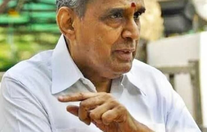 “என்னைத் தாங்கிப்பிடித்த ஒரு தங்கத்தூண்  சாய்ந்து விட்டதே…”!   ஏ வி எம் சரவணன் மறைவுக்கு கவிஞர் வைரமுத்து கவிதாஞ்சலி!!