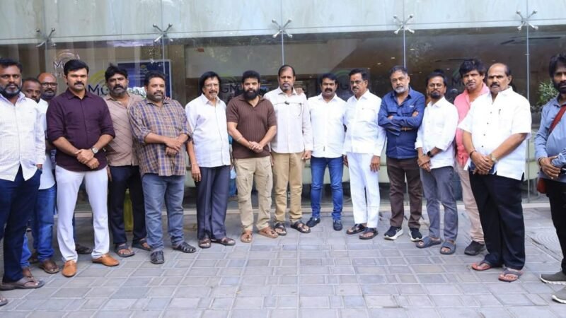 பாரதிராஜா பற்றி வதந்திகளை பரப்பாதீர்கள்! நேரில் பார்த்த பின் திரைப்பட இயக்குநர்கள் வேண்டுகோள்!!