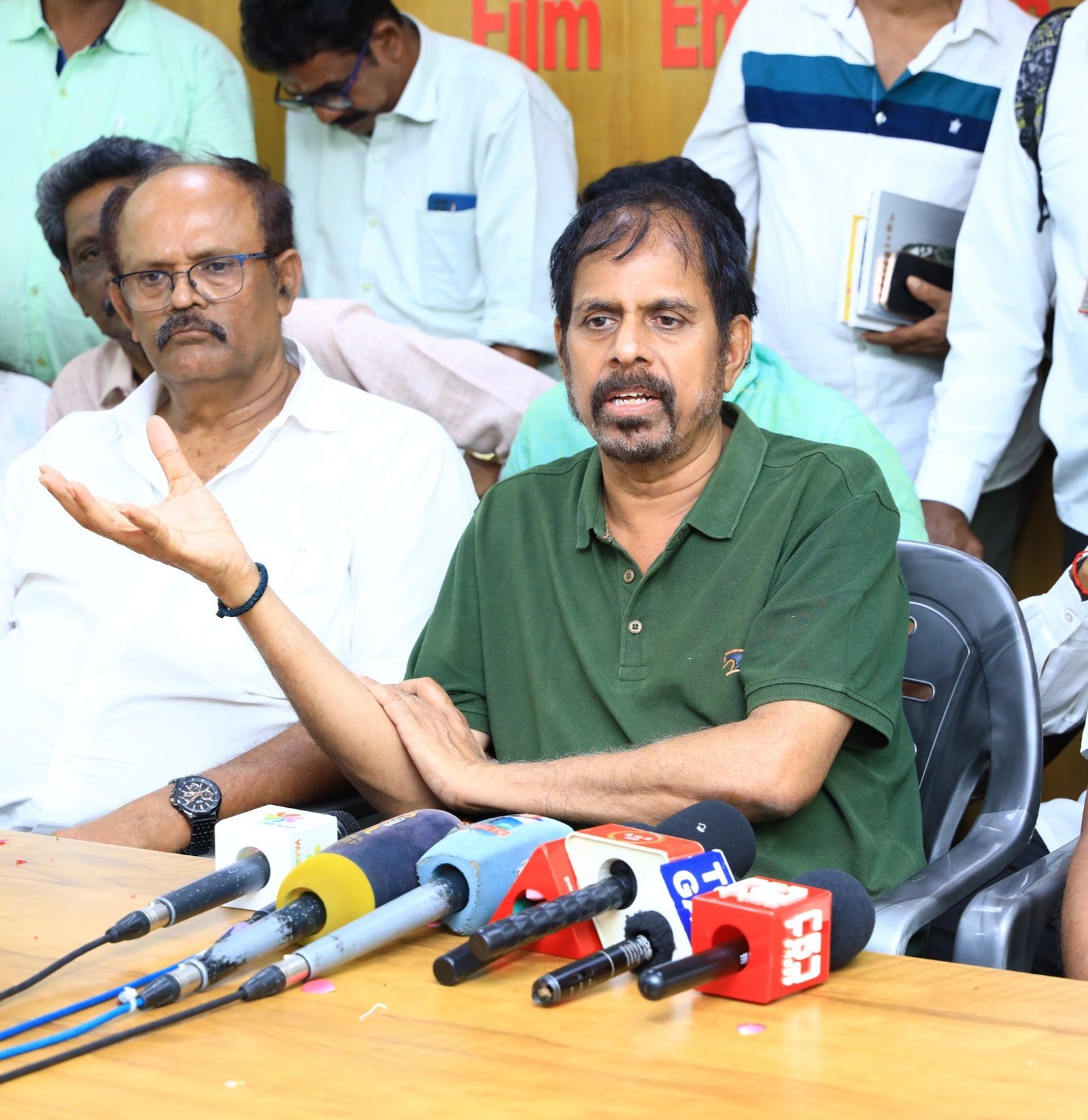 பெப்சி தலைவராக ஆர் கே செல்வமணி 5-வது முறையாக தேர்வு! துணை தலைவரானார் தினேஷ் மாஸ்டர்!!